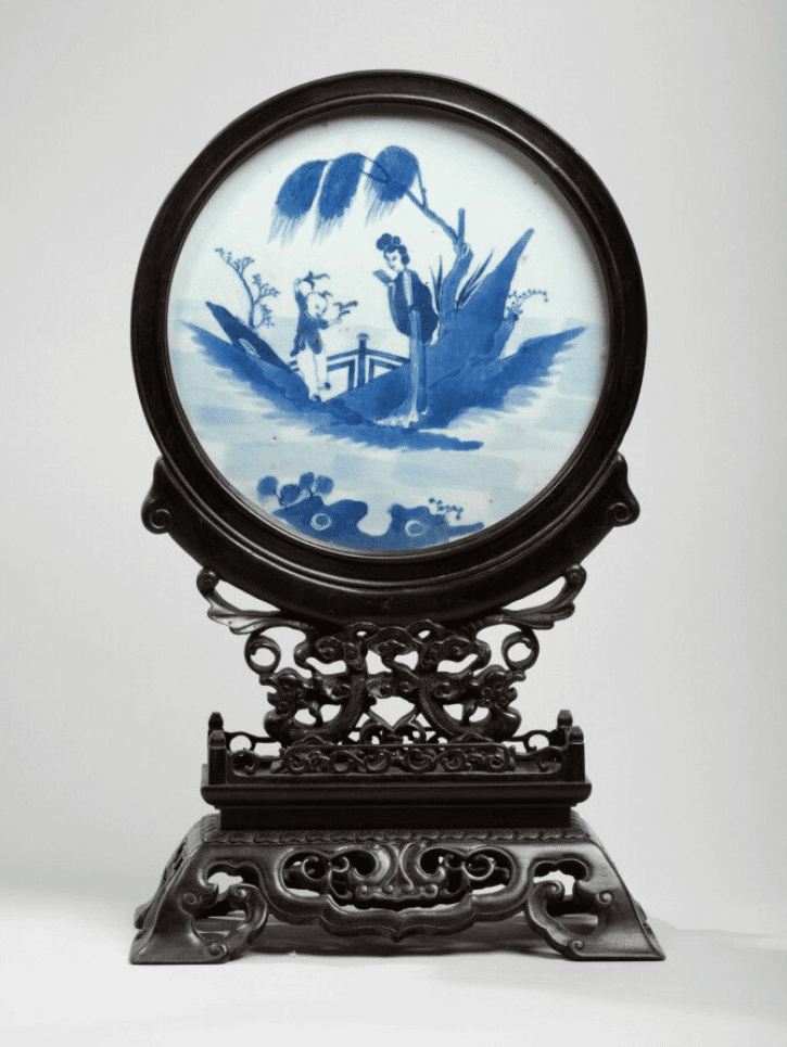 Ecran circulaire en porcelaine à décor en bleu