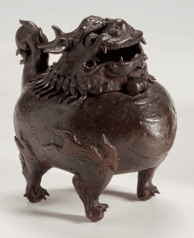 Brûle-parfum en bronze patiné à l’image d’un chien Fo